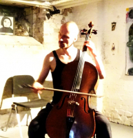 http://www.hannesbuder.de/files/gimgs/th-25_hannes buder - bauchhund cello 600.jpg